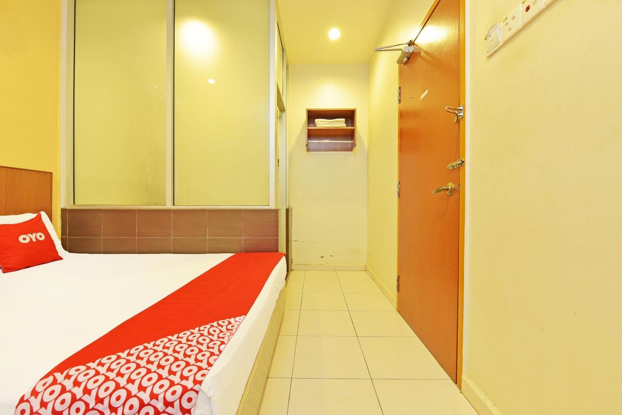 Oyo 582 Hotel Walk Inn Kampong Pasir Puteh  Ngoại thất bức ảnh