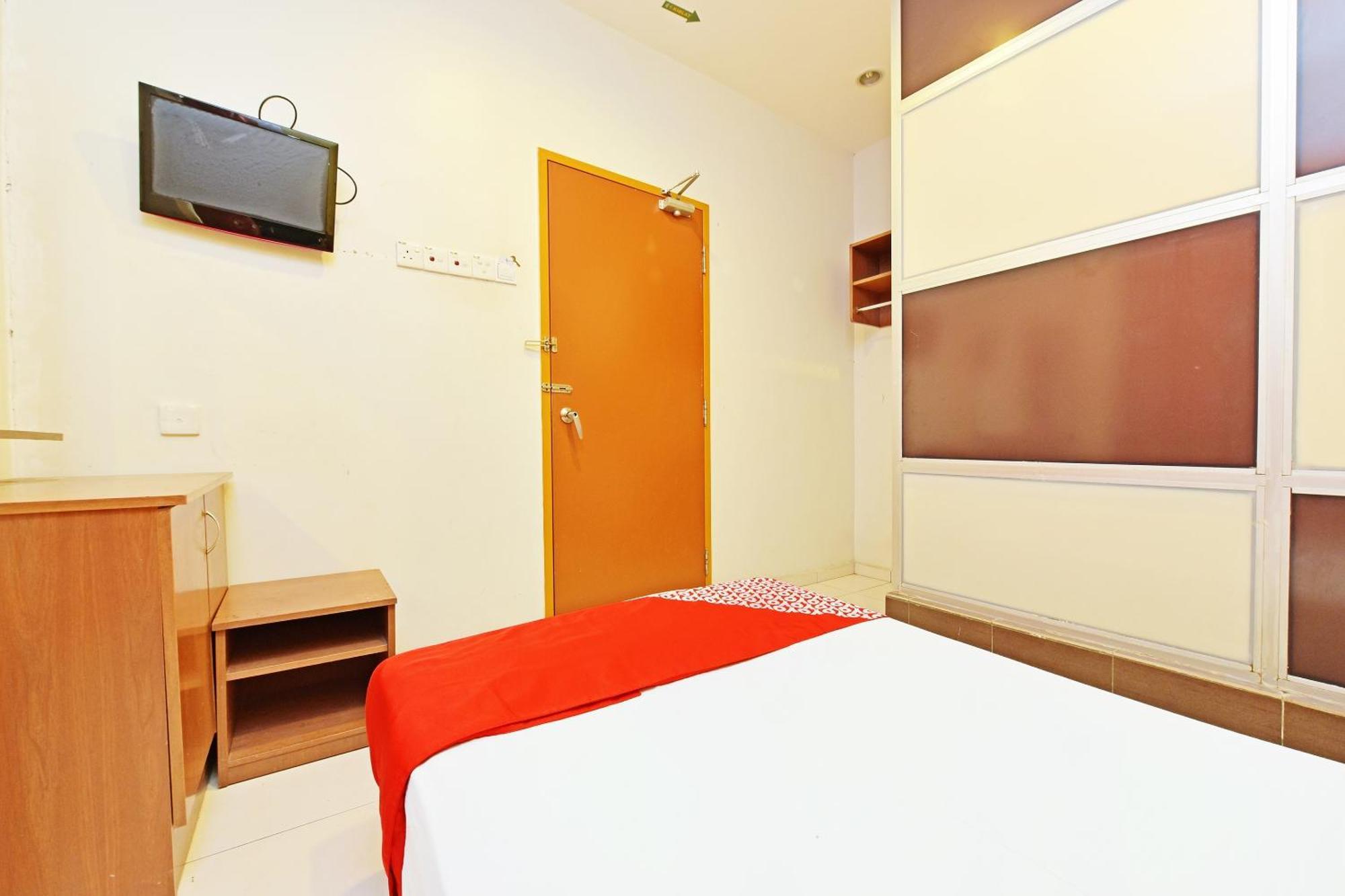 Oyo 582 Hotel Walk Inn Kampong Pasir Puteh  Ngoại thất bức ảnh