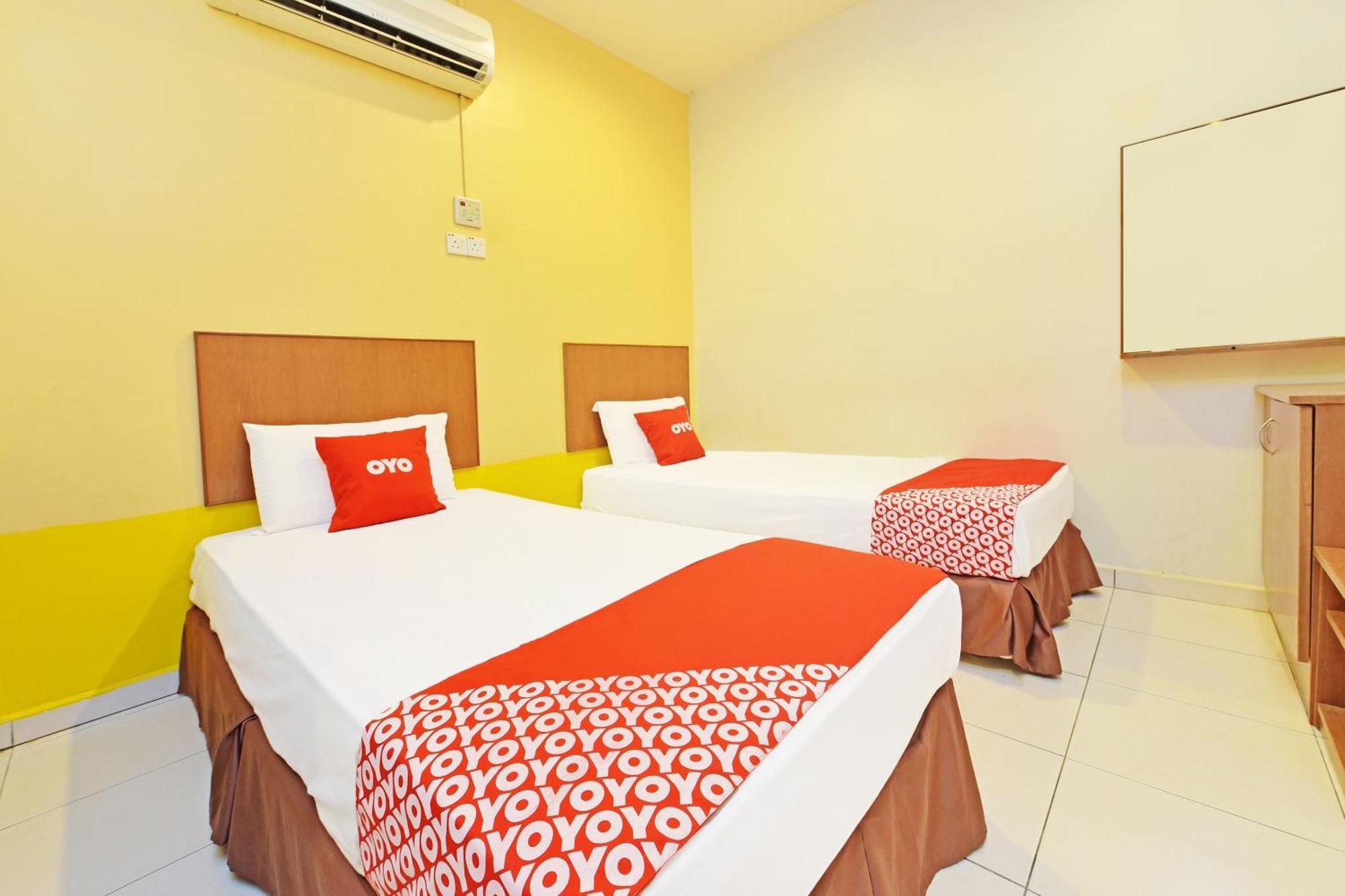 Oyo 582 Hotel Walk Inn Kampong Pasir Puteh  Ngoại thất bức ảnh