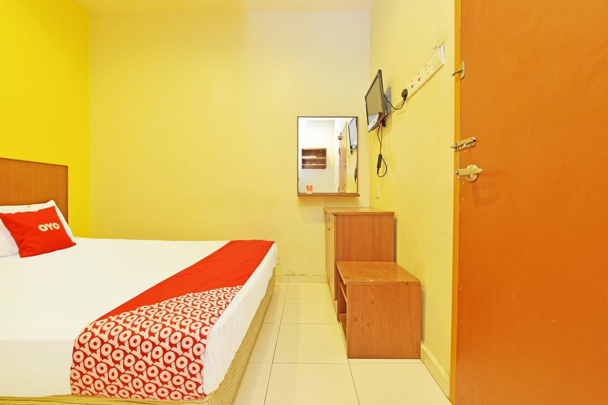 Oyo 582 Hotel Walk Inn Kampong Pasir Puteh  Ngoại thất bức ảnh