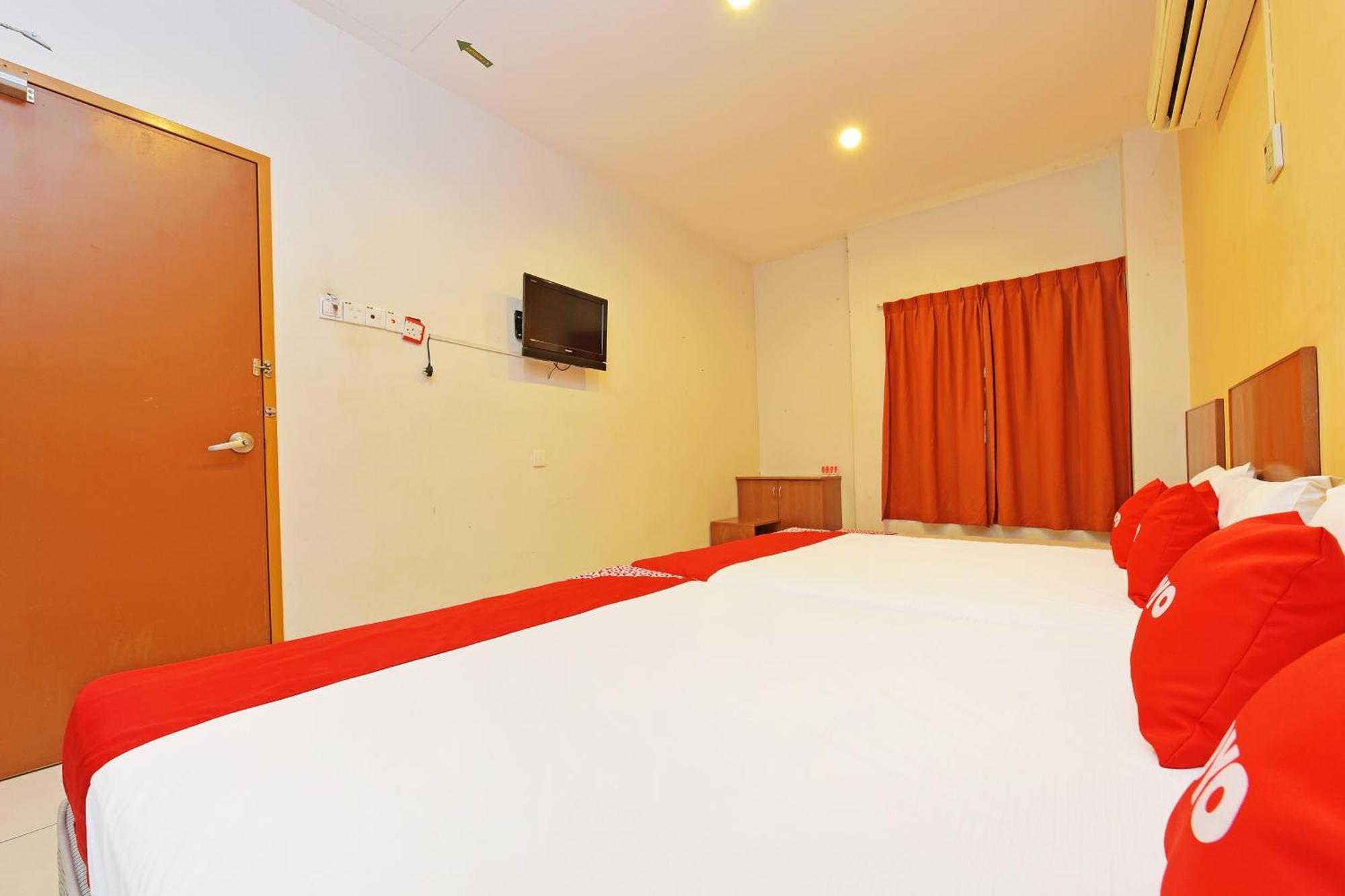 Oyo 582 Hotel Walk Inn Kampong Pasir Puteh  Ngoại thất bức ảnh