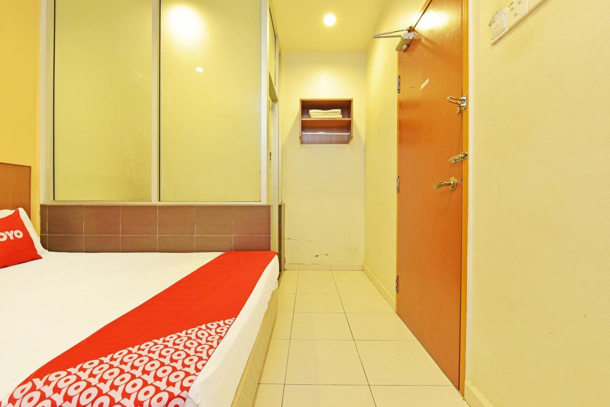 Oyo 582 Hotel Walk Inn Kampong Pasir Puteh  Ngoại thất bức ảnh