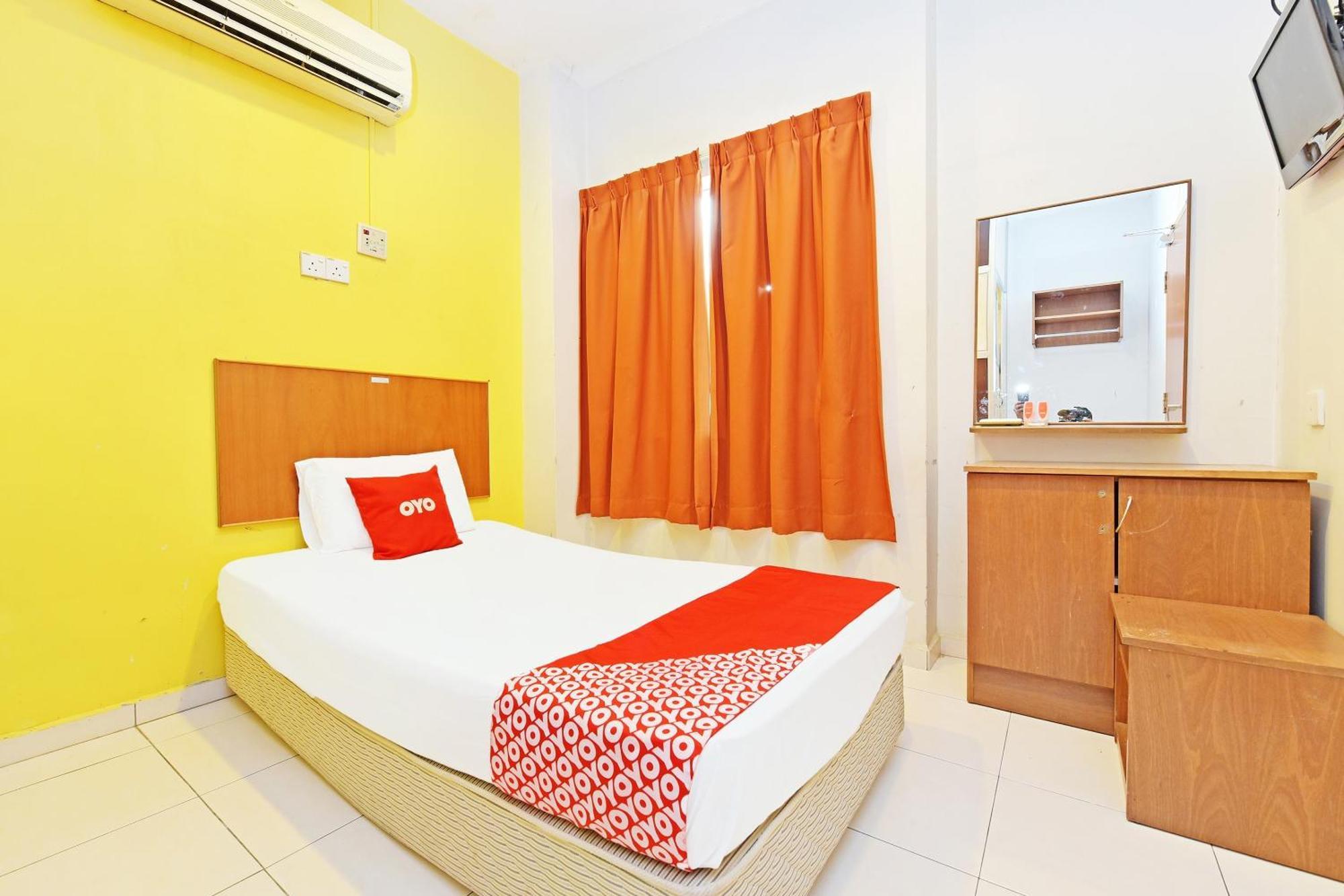 Oyo 582 Hotel Walk Inn Kampong Pasir Puteh  Ngoại thất bức ảnh