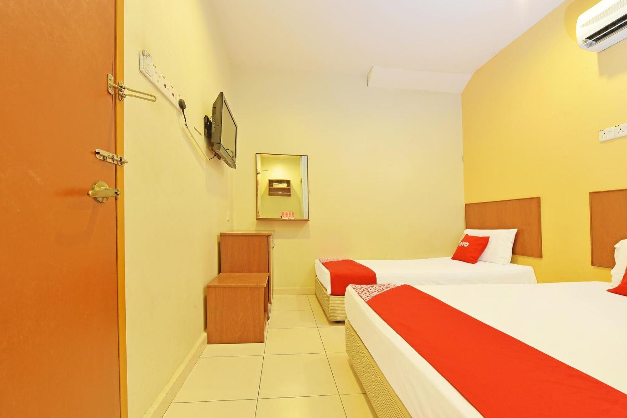 Oyo 582 Hotel Walk Inn Kampong Pasir Puteh  Ngoại thất bức ảnh