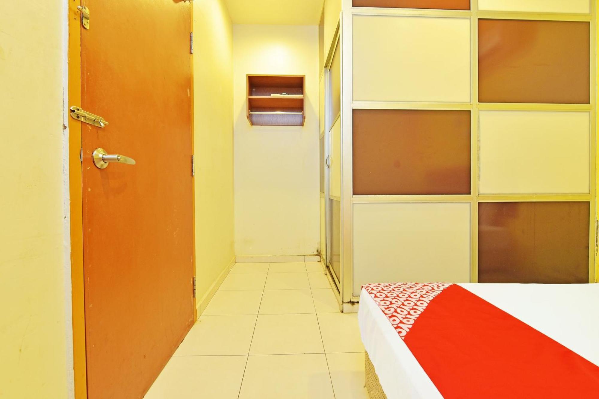 Oyo 582 Hotel Walk Inn Kampong Pasir Puteh  Ngoại thất bức ảnh