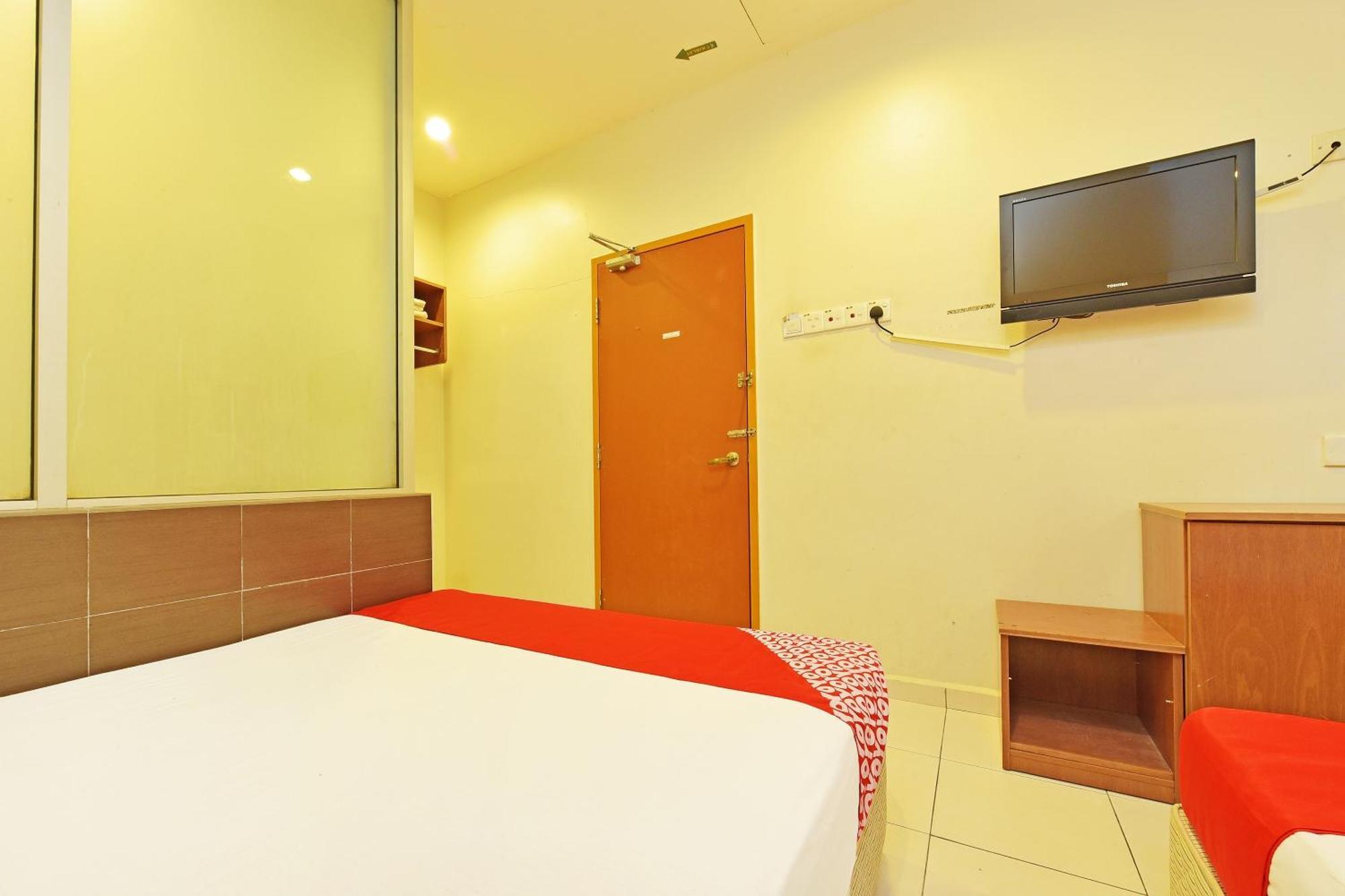 Oyo 582 Hotel Walk Inn Kampong Pasir Puteh  Ngoại thất bức ảnh