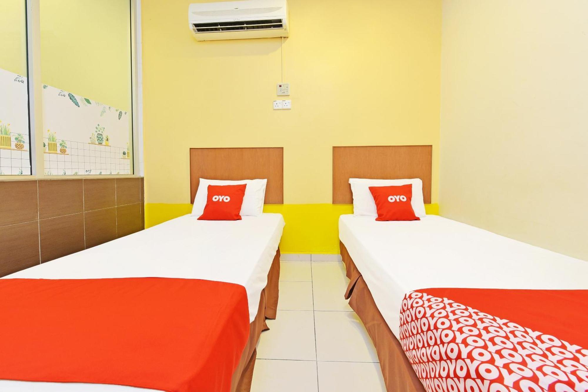 Oyo 582 Hotel Walk Inn Kampong Pasir Puteh  Ngoại thất bức ảnh
