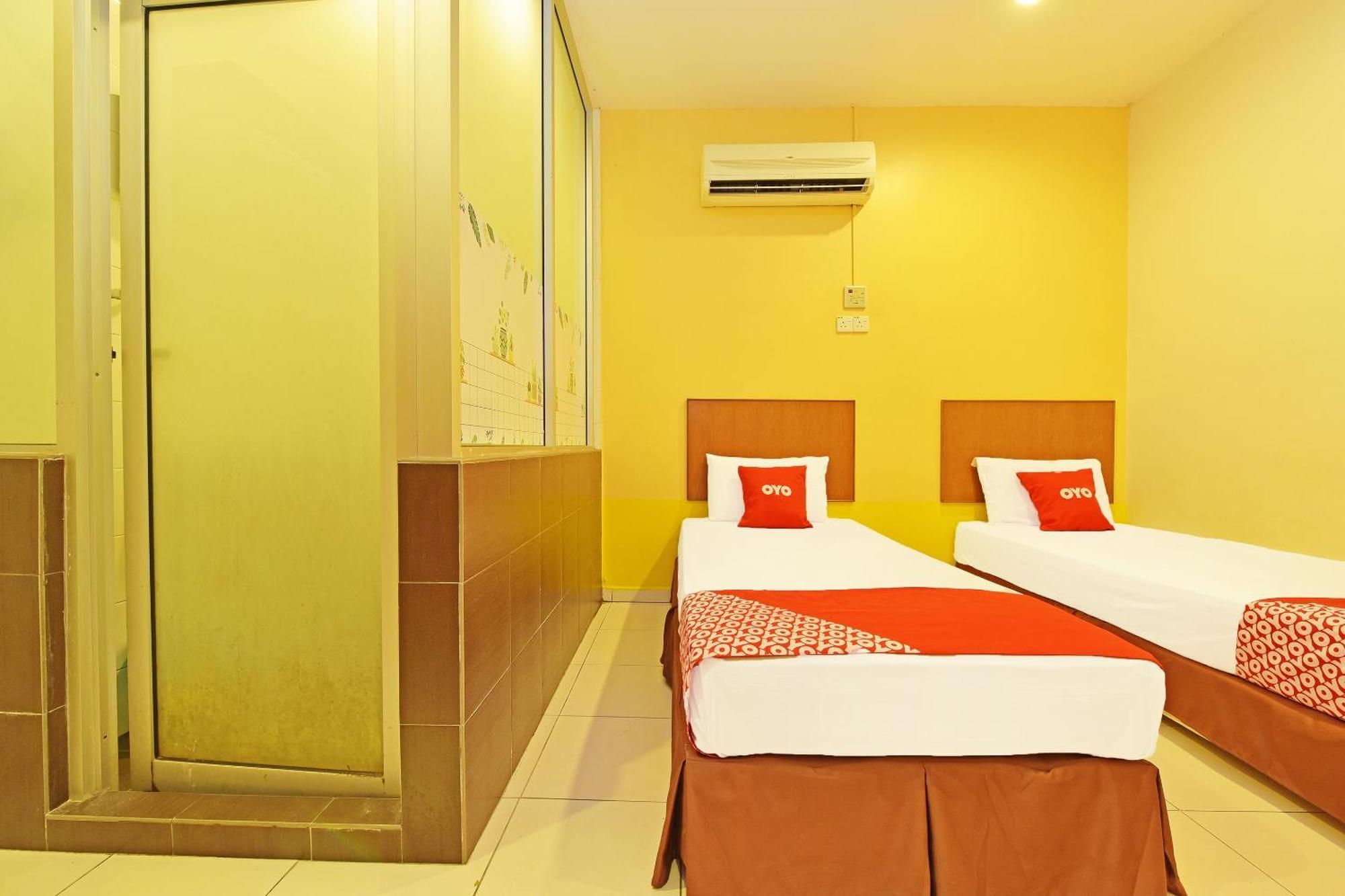 Oyo 582 Hotel Walk Inn Kampong Pasir Puteh  Ngoại thất bức ảnh